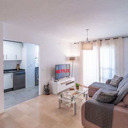 Casa Playa Guadalmar, Beautiful Apartment In Front Of The Sea, Wifi, Ac, Smart Tv, Private Parking Malaga Exterior photo