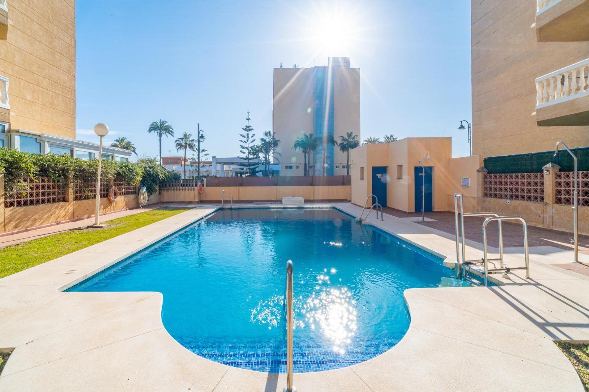 Casa Playa Guadalmar, Beautiful Apartment In Front Of The Sea, Wifi, Ac, Smart Tv, Private Parking Malaga Exterior photo