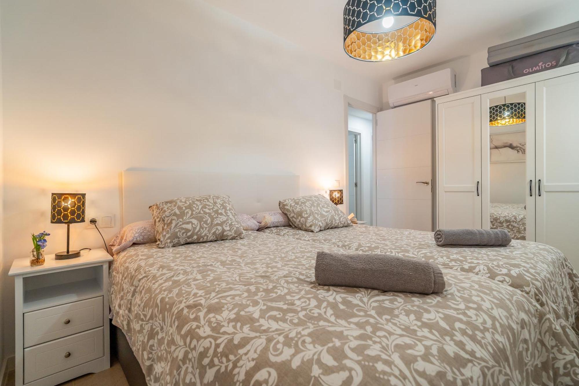 Casa Playa Guadalmar, Beautiful Apartment In Front Of The Sea, Wifi, Ac, Smart Tv, Private Parking Malaga Exterior photo