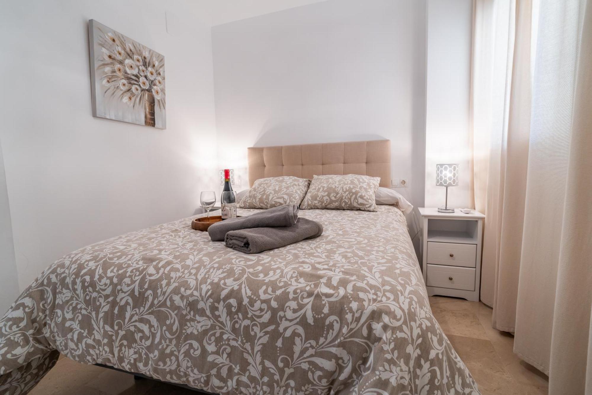 Casa Playa Guadalmar, Beautiful Apartment In Front Of The Sea, Wifi, Ac, Smart Tv, Private Parking Malaga Exterior photo