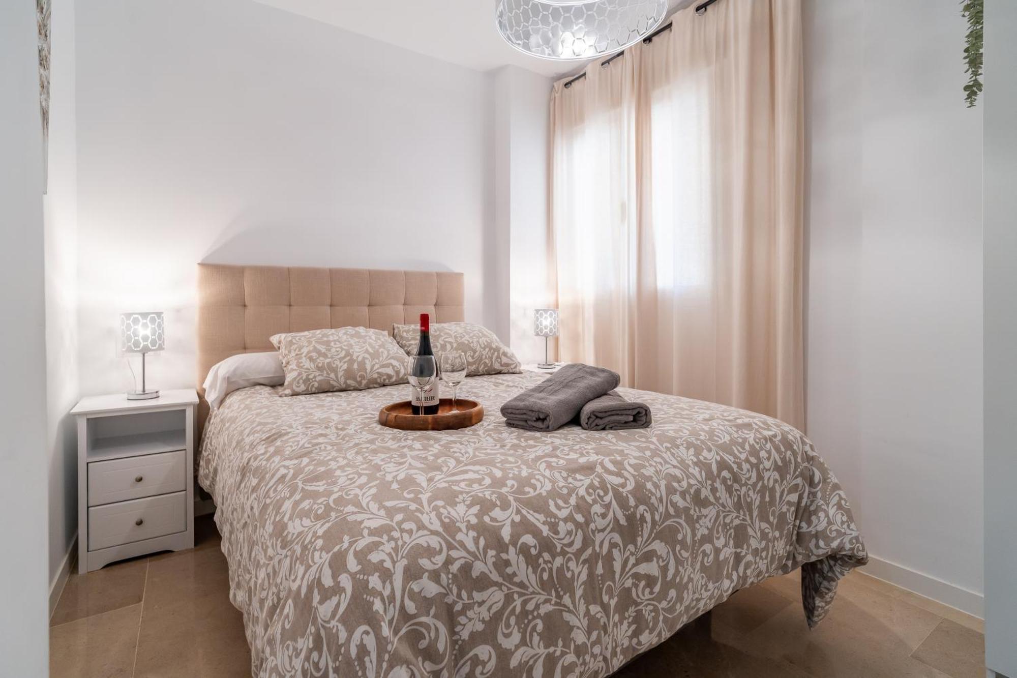 Casa Playa Guadalmar, Beautiful Apartment In Front Of The Sea, Wifi, Ac, Smart Tv, Private Parking Malaga Exterior photo