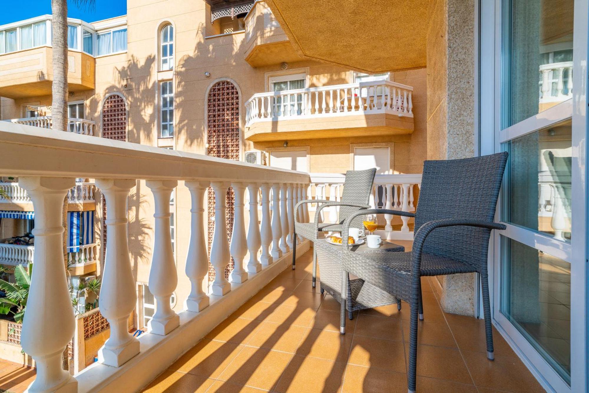 Casa Playa Guadalmar, Beautiful Apartment In Front Of The Sea, Wifi, Ac, Smart Tv, Private Parking Malaga Exterior photo