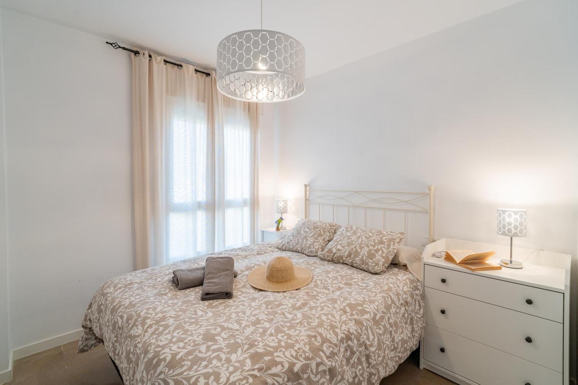 Casa Playa Guadalmar, Beautiful Apartment In Front Of The Sea, Wifi, Ac, Smart Tv, Private Parking Malaga Exterior photo