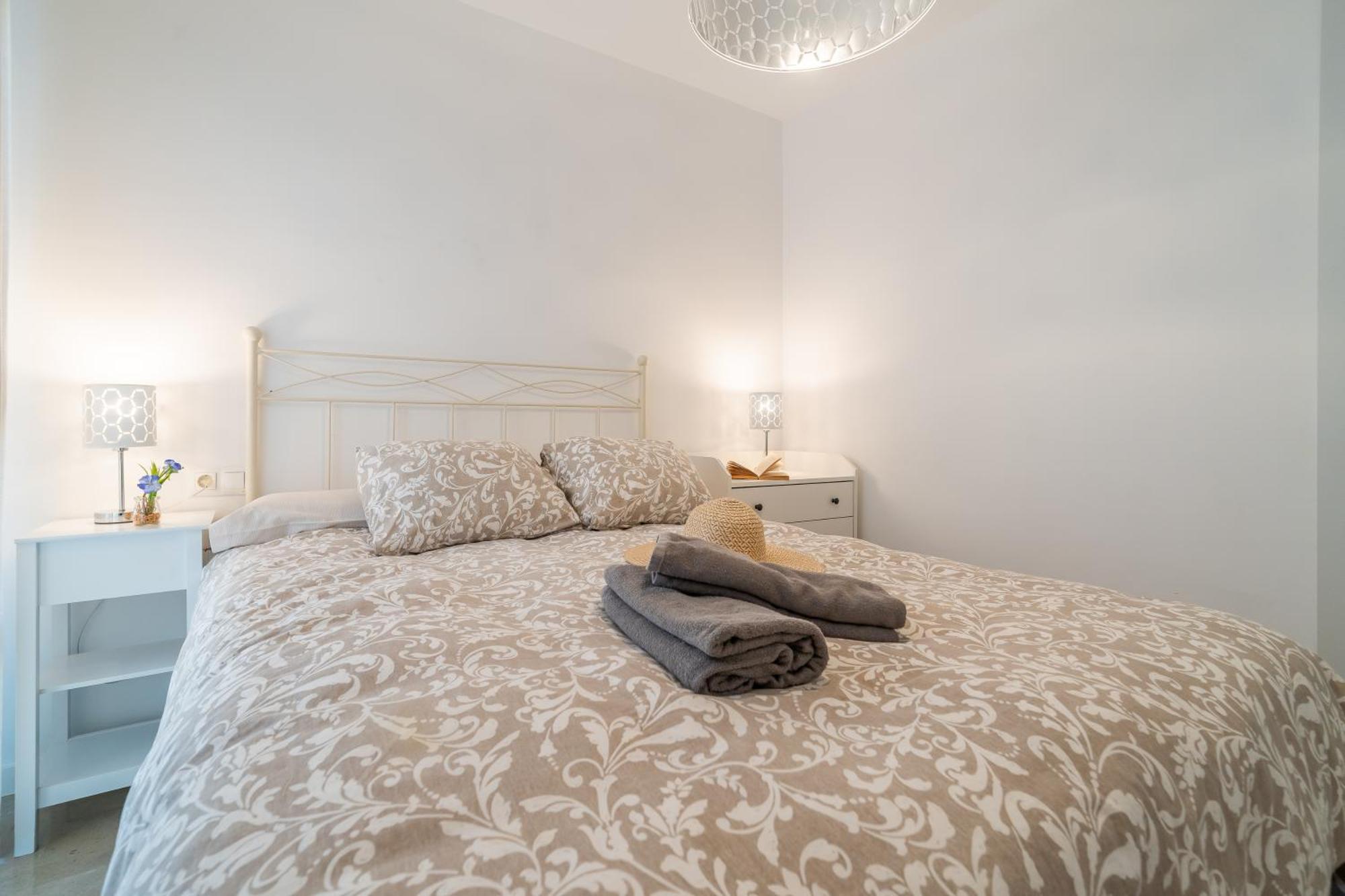 Casa Playa Guadalmar, Beautiful Apartment In Front Of The Sea, Wifi, Ac, Smart Tv, Private Parking Malaga Exterior photo