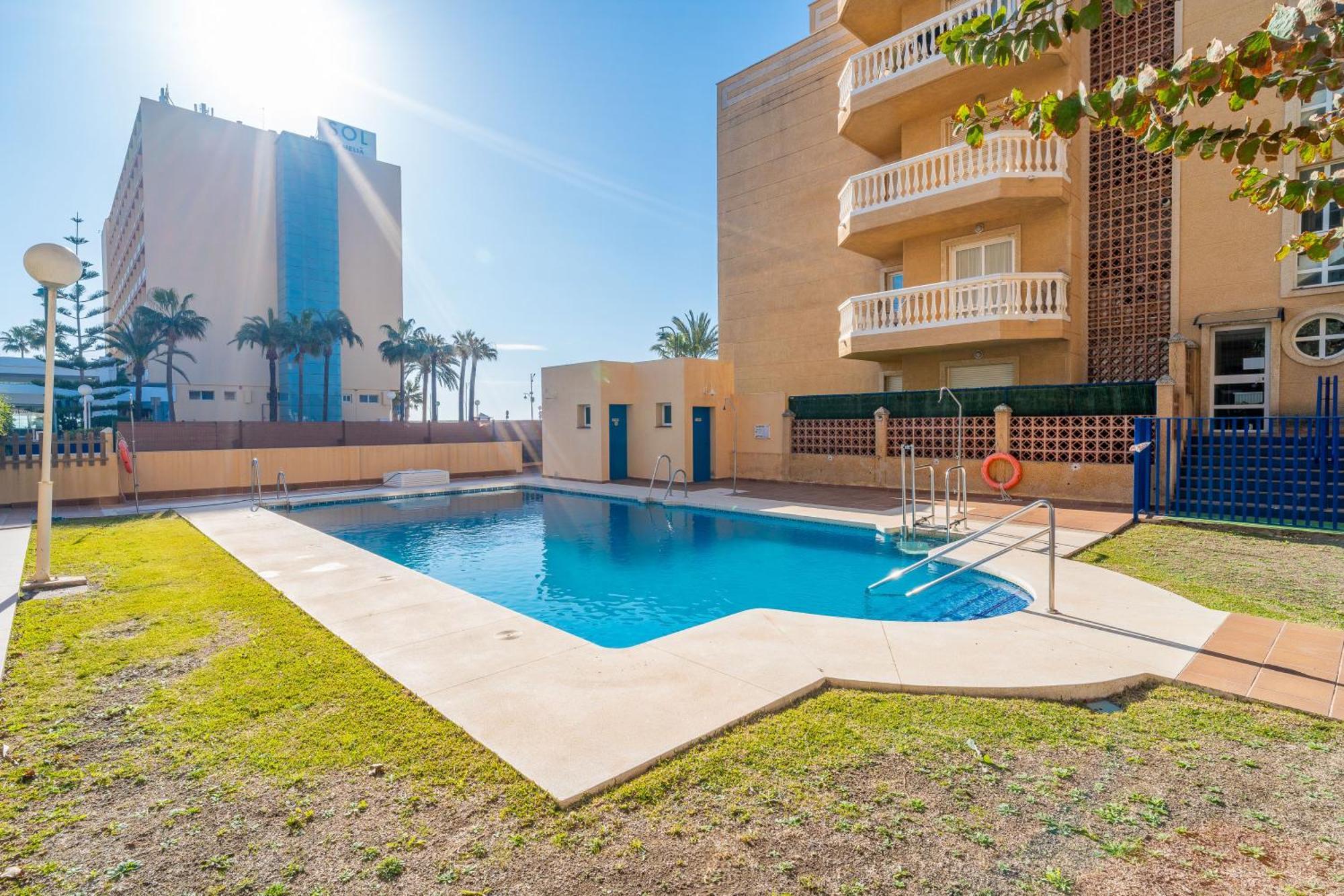 Casa Playa Guadalmar, Beautiful Apartment In Front Of The Sea, Wifi, Ac, Smart Tv, Private Parking Malaga Exterior photo
