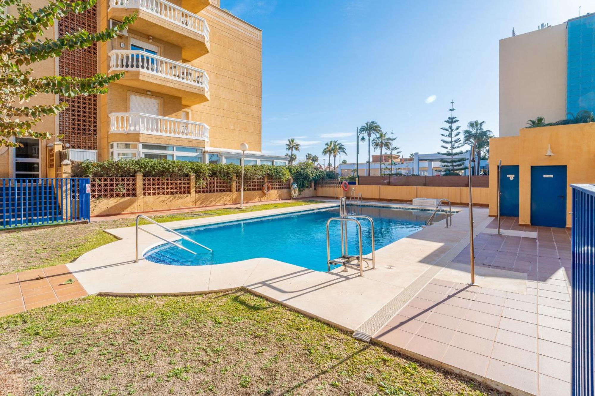 Casa Playa Guadalmar, Beautiful Apartment In Front Of The Sea, Wifi, Ac, Smart Tv, Private Parking Malaga Exterior photo